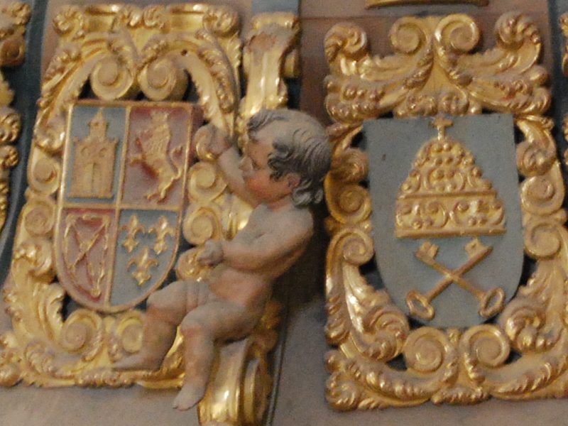 escudos pulpito uxue castillaleon navarra tres lises-vaticano