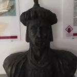 busto-de-abderraman-iii-que-se-retiro-de-la-plaza