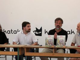 Lina Andueza, Iñaki Larramendi, Xabier Irujo y Koldo Amatria en la presentación de hoy en Katakrak.