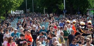 Miles de personas reclaman en Iruña que el euskera sea oficial en toda Navarra