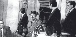 Tejero irrumpe en el Congreso, el 23 de febrero de 1981.
