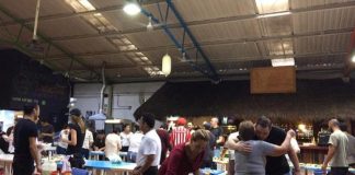 Centenares de personas se reúnen en el Euskal Etxea de México.
