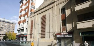 Fachada trasera del cine Alcázar por la calle Tudela.