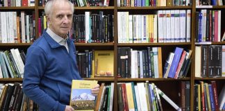 Xamar, con un ejemplar del renovado ‘Orhipean’.