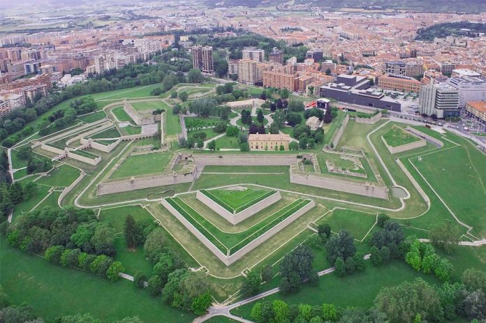 puede-ser-una-imagen-de-el-pentagono Puede ser una imagen de El Pentágono