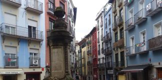 Vista de la calle Navarrería, donde nació Juana Mir.