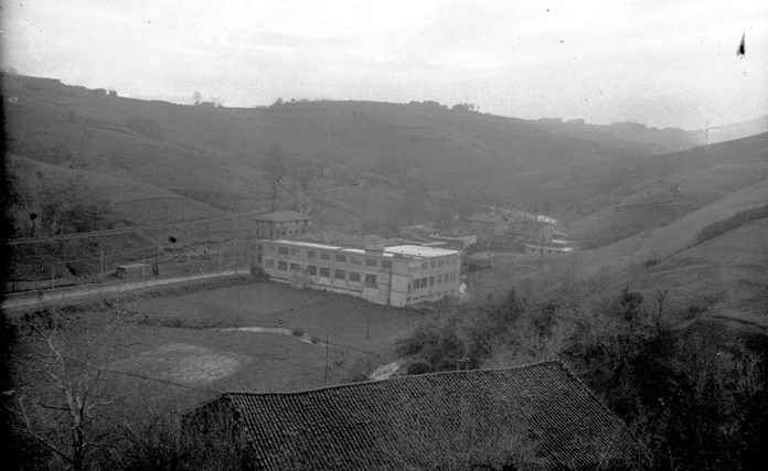 atzera-begira1 atzera-begira1