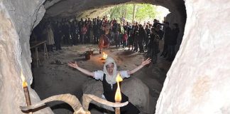 Representación de un akelarre en las cuevas de Zugarramurdi.