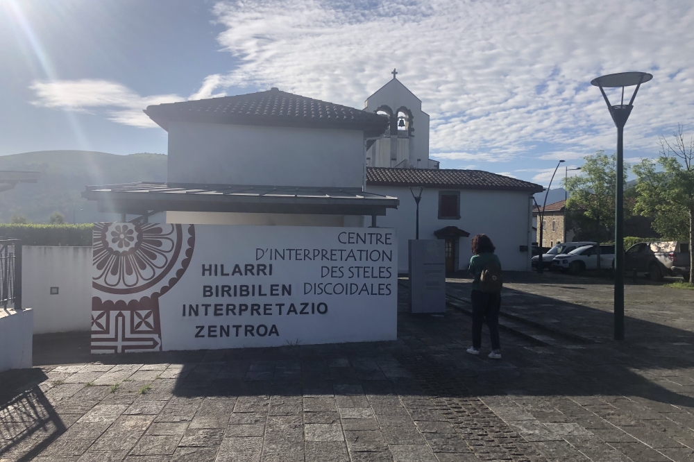 Larzabalgo Hilarri Biribilen Interpretazio zentroa